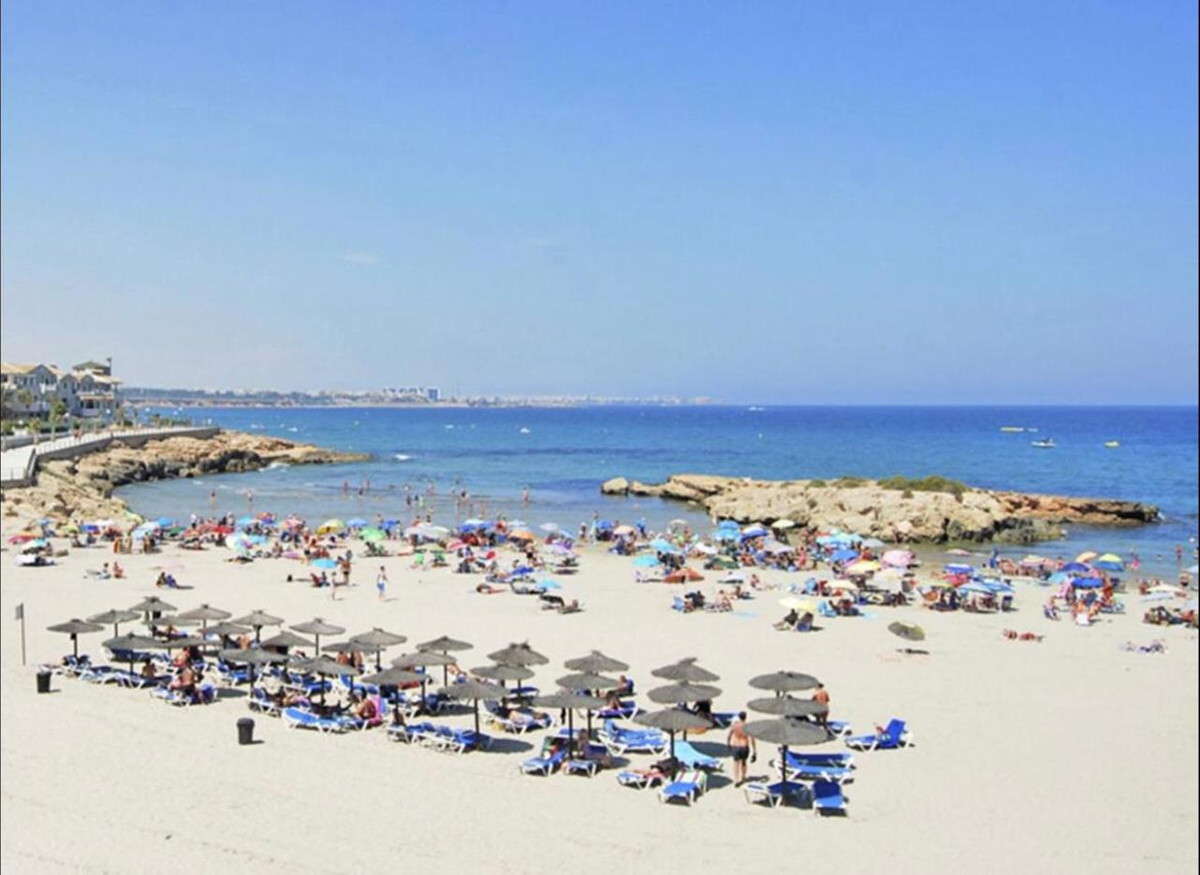 Se vende Apartamento Planta Media de 2 dormitorios en Costa Blanca, Alicante, España