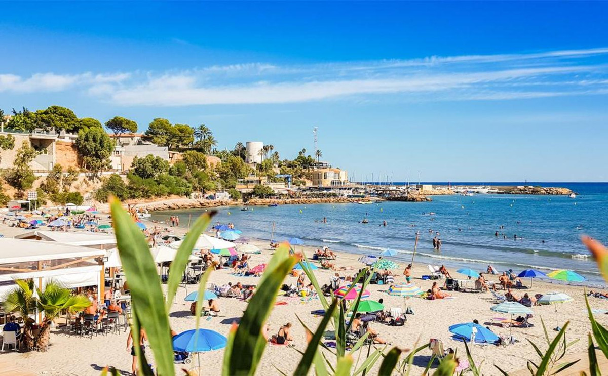 Se vende Apartamento Planta Media de 2 dormitorios en Costa Blanca, Alicante, España