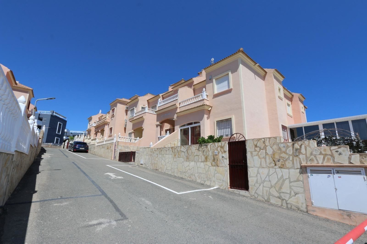 Se vende Apartamento Planta Media de 3 dormitorios en Costa Blanca, Alicante, España