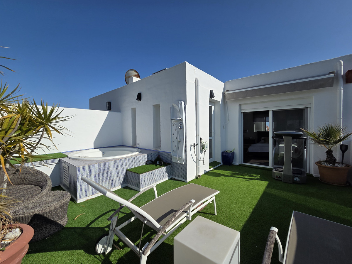 4 Bed Townhouse for sale in Nagüeles Costa Del Sol, Málaga, Spain