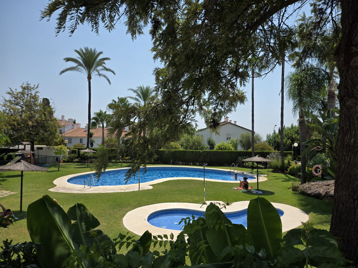 4 Bed Townhouse for sale in Nagüeles Costa Del Sol, Málaga, Spain