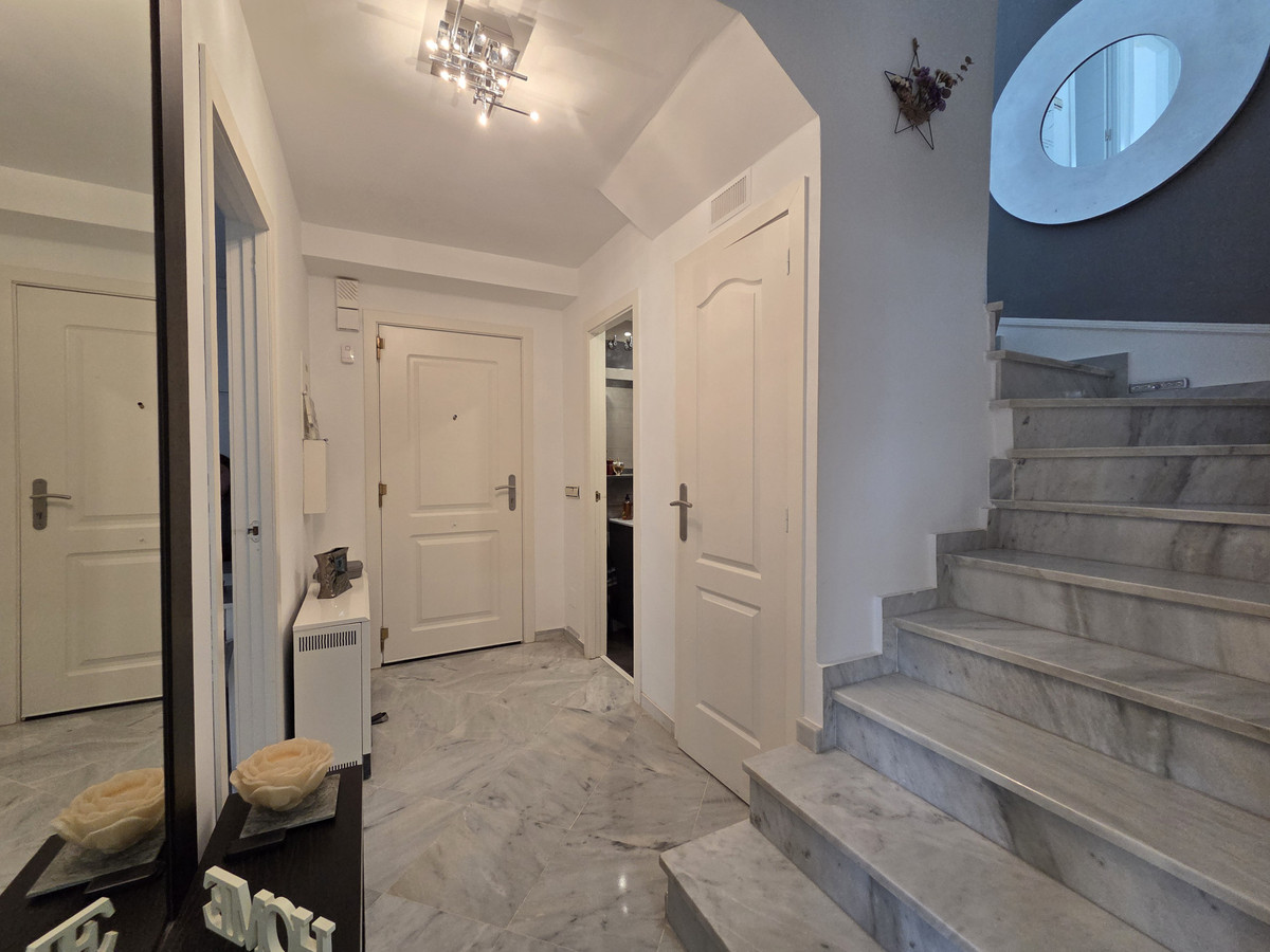 4 Bed Townhouse for sale in Nagüeles Costa Del Sol, Málaga, Spain