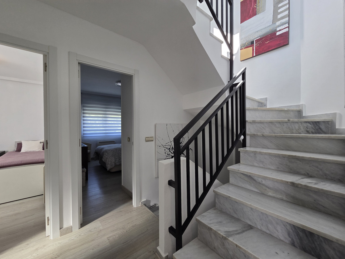 4 Bed Townhouse for sale in Nagüeles Costa Del Sol, Málaga, Spain