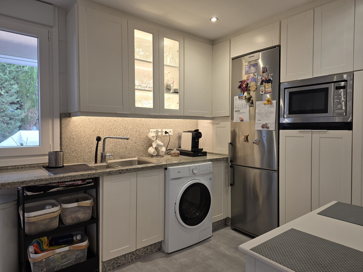 4 Bed Townhouse for sale in Nagüeles Costa Del Sol, Málaga, Spain