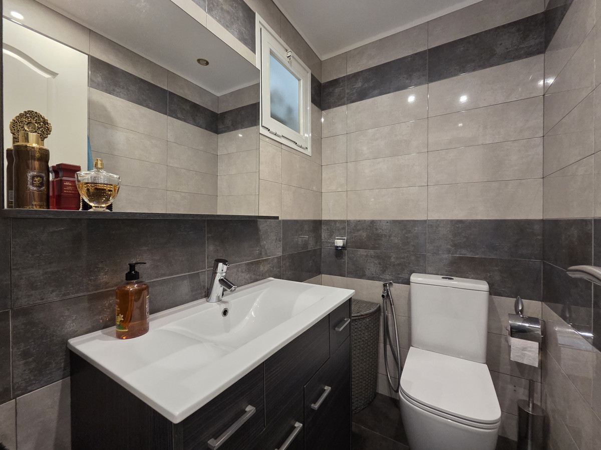 4 Bed Townhouse for sale in Nagüeles Costa Del Sol, Málaga, Spain