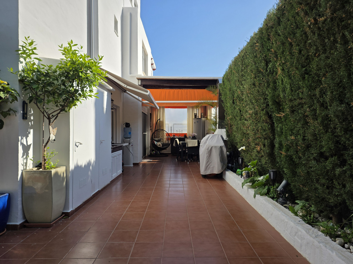 4 Bed Townhouse for sale in Nagüeles Costa Del Sol, Málaga, Spain