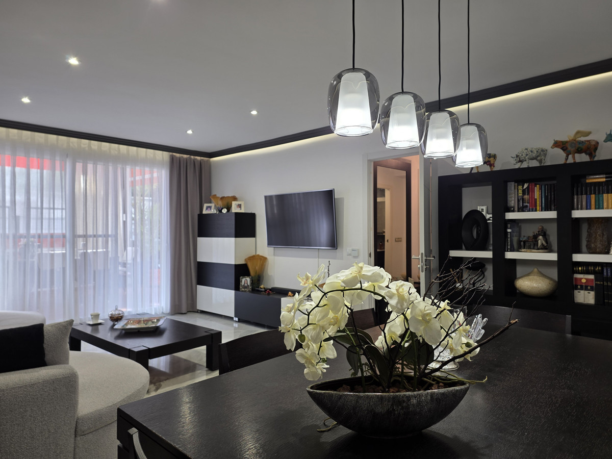 4 Bed Townhouse for sale in Nagüeles Costa Del Sol, Málaga, Spain