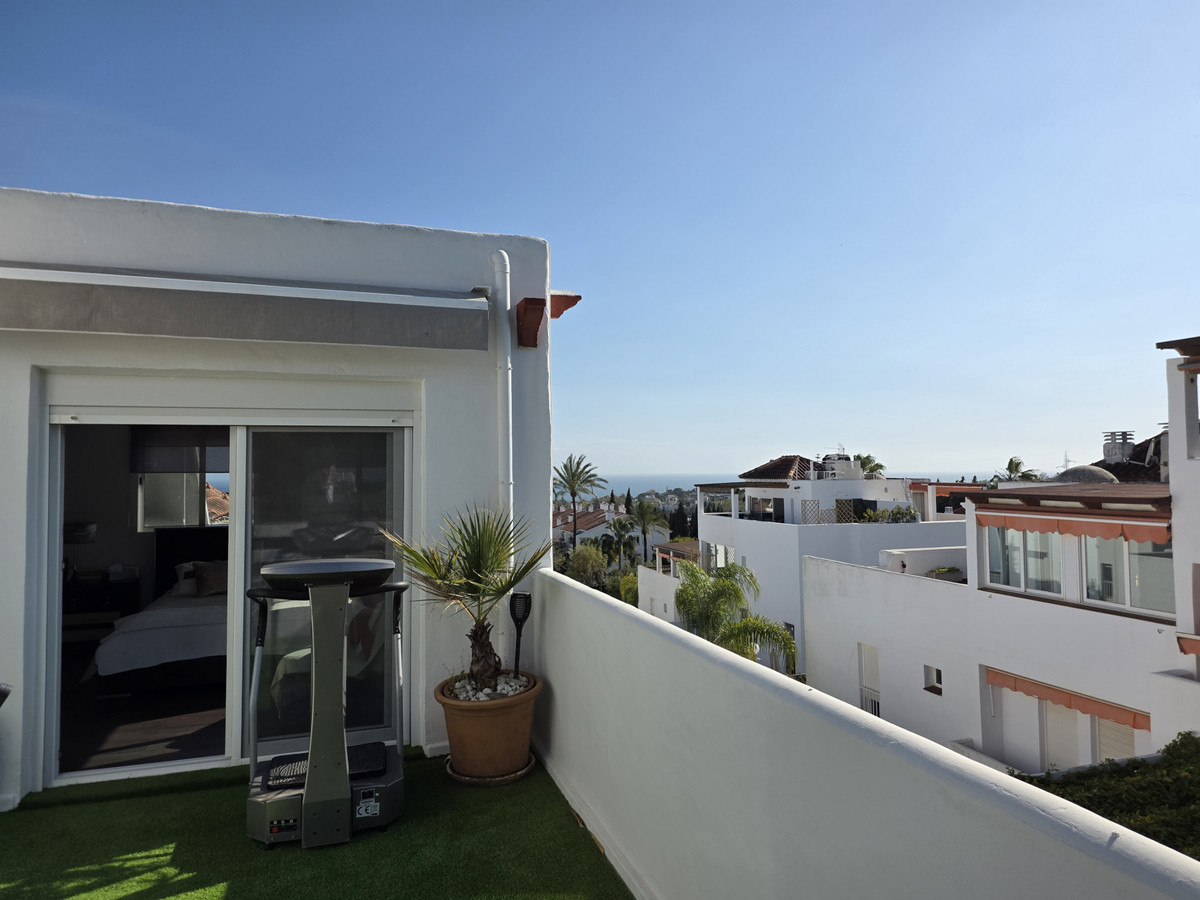 4 Bed Townhouse for sale in Nagüeles Costa Del Sol, Málaga, Spain