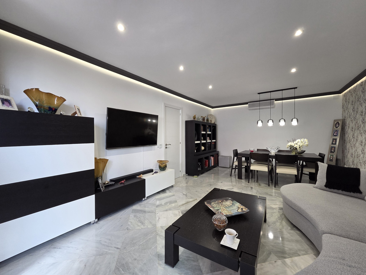 4 Bed Townhouse for sale in Nagüeles Costa Del Sol, Málaga, Spain
