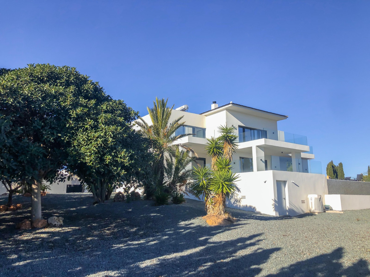 6 Bed Townhouse for sale in Ciudad Quesada Costa Blanca, Alicante, Spain