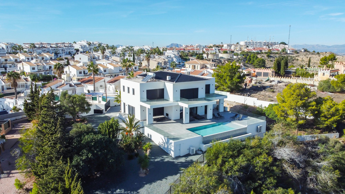6 Bed Townhouse for sale in Ciudad Quesada Costa Blanca, Alicante, Spain