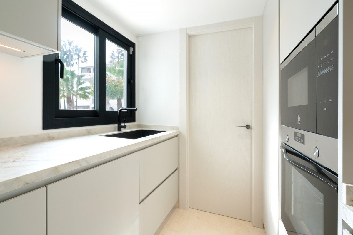 5 Bed Townhouse for sale in The Golden Mile Costa Del Sol, Málaga, Spain