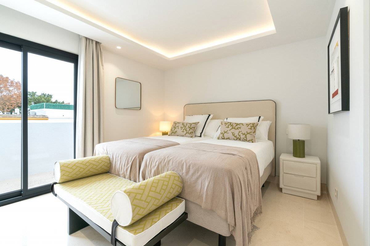 5 Bed Townhouse for sale in The Golden Mile Costa Del Sol, Málaga, Spain