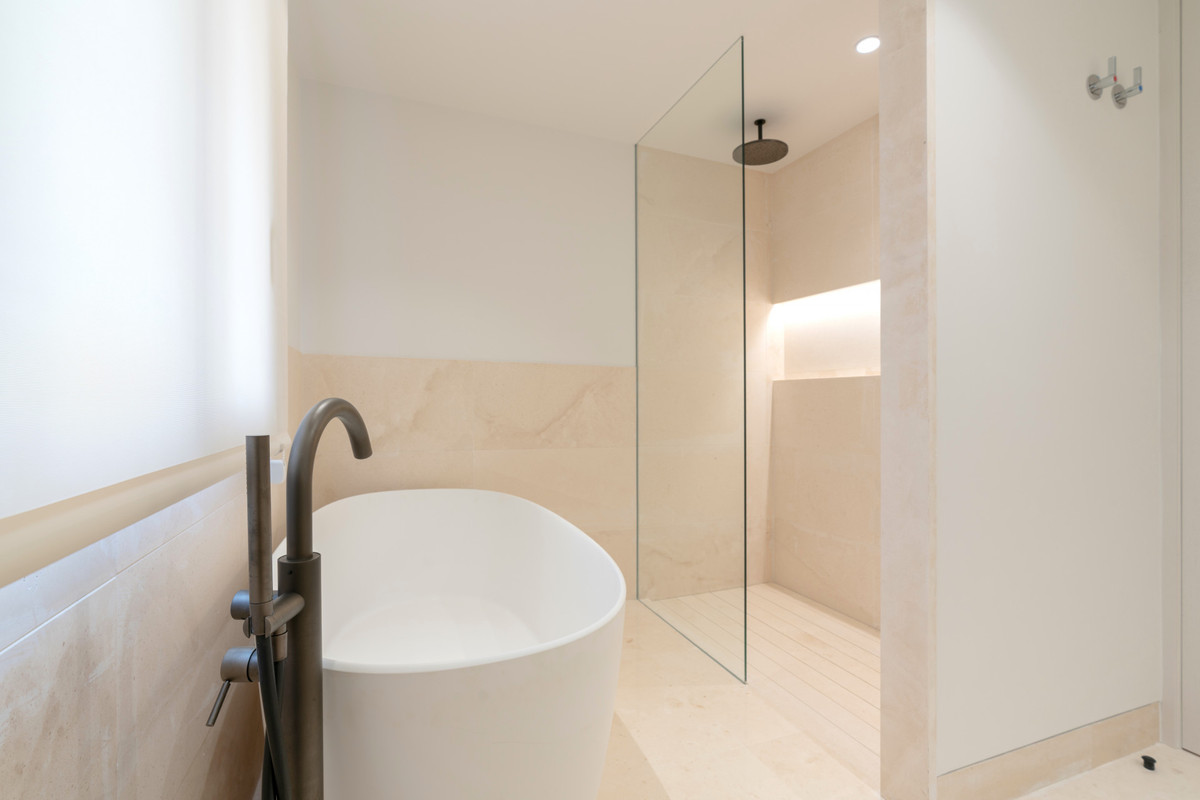 5 Bed Townhouse for sale in The Golden Mile Costa Del Sol, Málaga, Spain