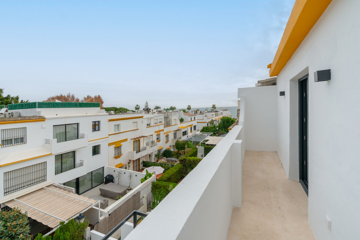 5 Bed Townhouse for sale in The Golden Mile Costa Del Sol, Málaga, Spain