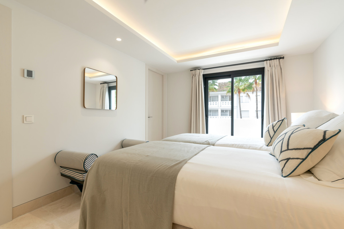 5 Bed Townhouse for sale in The Golden Mile Costa Del Sol, Málaga, Spain