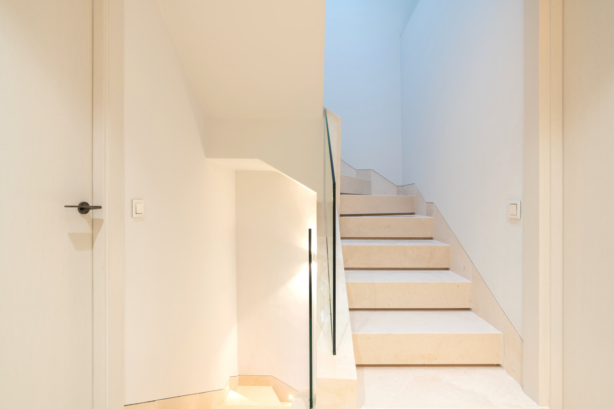 5 Bed Townhouse for sale in The Golden Mile Costa Del Sol, Málaga, Spain