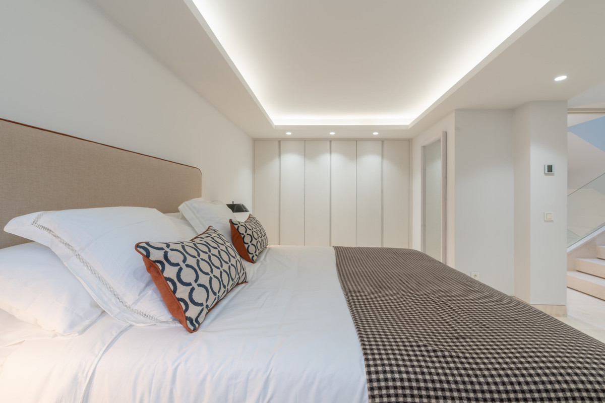 5 Bed Townhouse for sale in The Golden Mile Costa Del Sol, Málaga, Spain