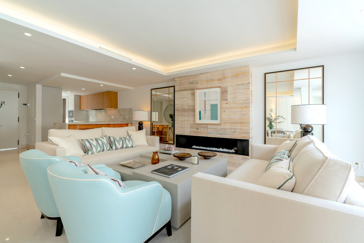 5 Bed Townhouse for sale in The Golden Mile Costa Del Sol, Málaga, Spain
