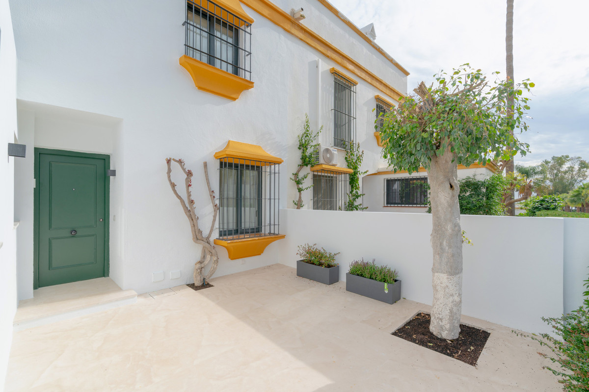 5 Bed Townhouse for sale in The Golden Mile Costa Del Sol, Málaga, Spain