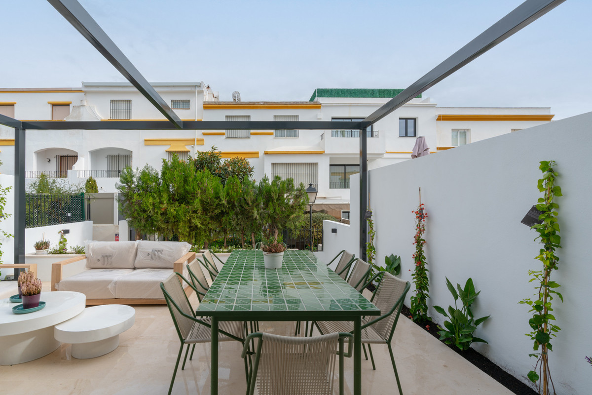 5 Bed Townhouse for sale in The Golden Mile Costa Del Sol, Málaga, Spain