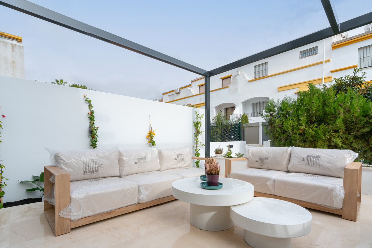 5 Bed Townhouse for sale in The Golden Mile Costa Del Sol, Málaga, Spain