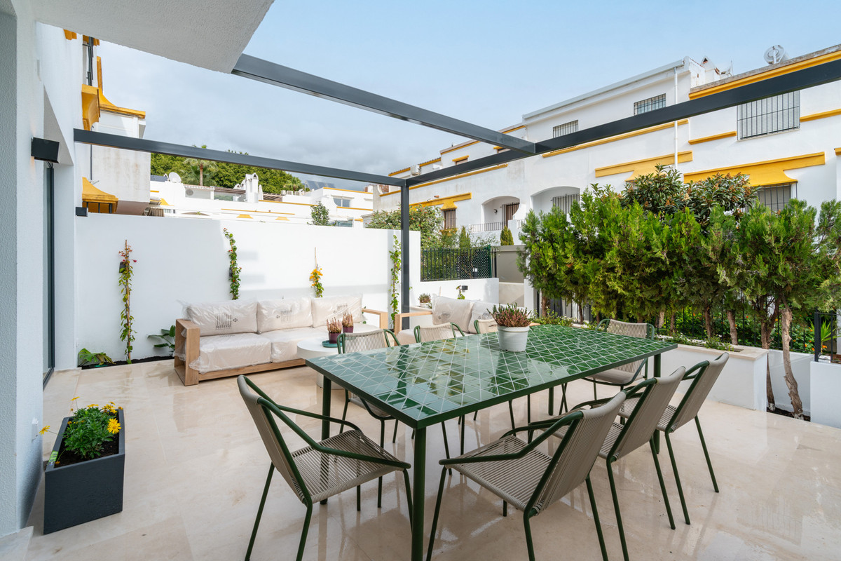 5 Bed Townhouse for sale in The Golden Mile Costa Del Sol, Málaga, Spain