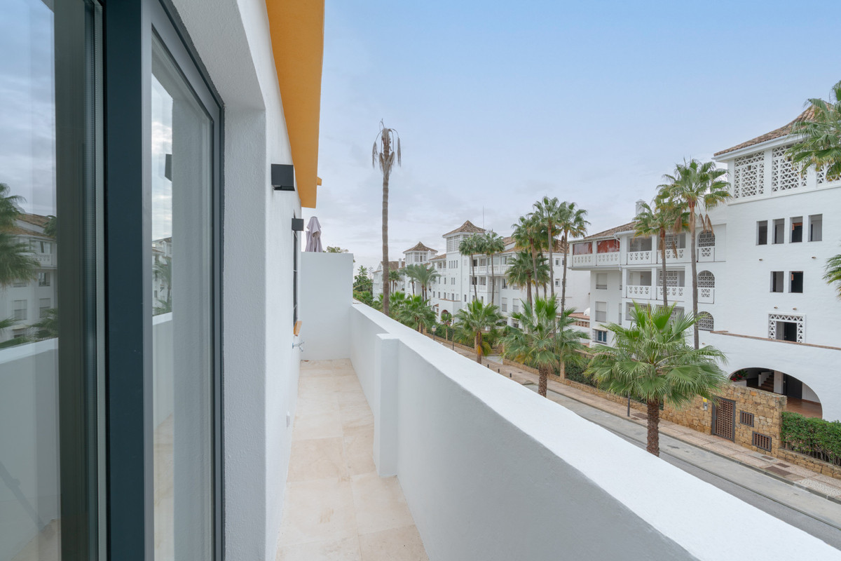 5 Bed Townhouse for sale in The Golden Mile Costa Del Sol, Málaga, Spain