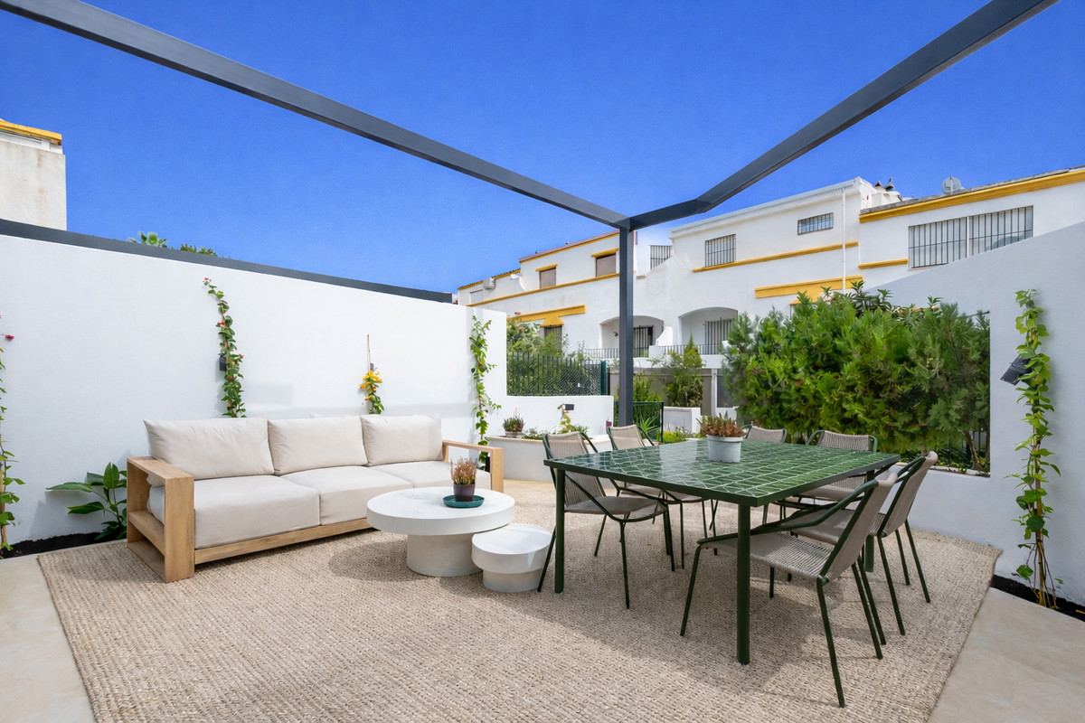 5 Bed Townhouse for sale in The Golden Mile Costa Del Sol, Málaga, Spain