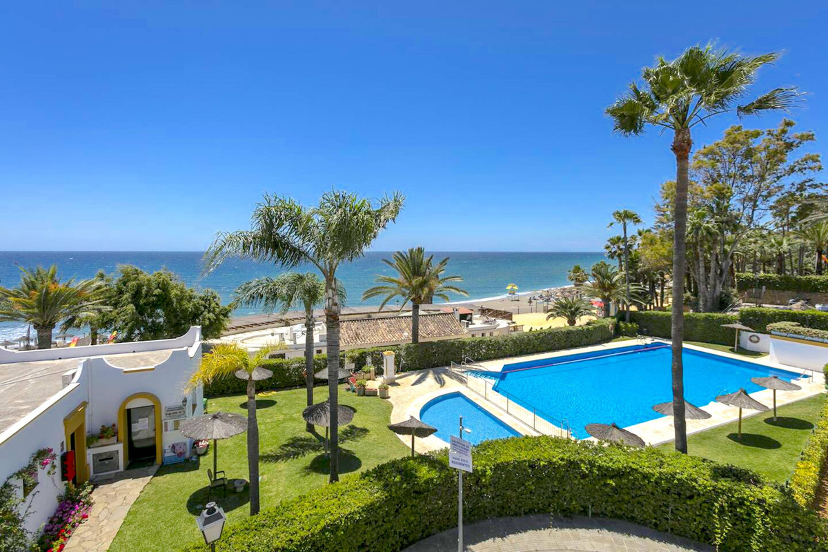 5 Bed Townhouse for sale in The Golden Mile Costa Del Sol, Málaga, Spain