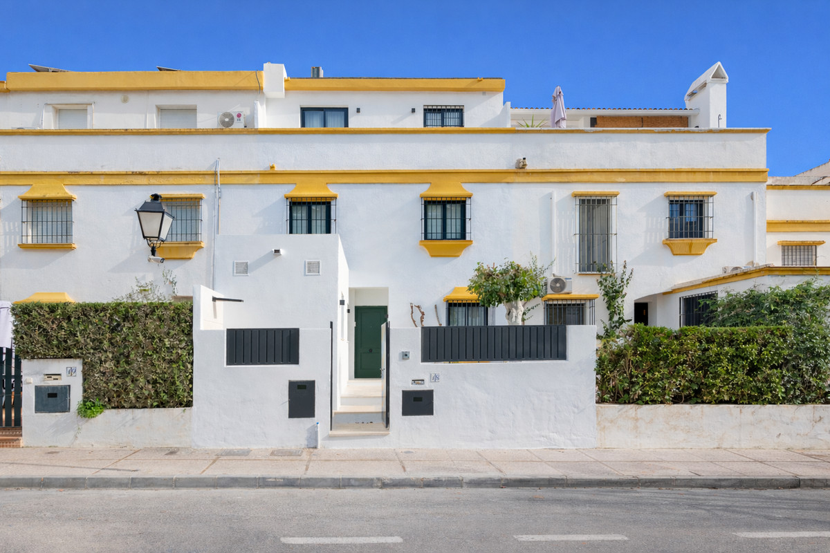5 Bed Townhouse for sale in The Golden Mile Costa Del Sol, Málaga, Spain