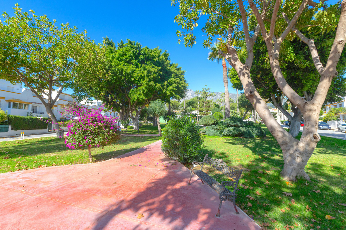 5 Bed Townhouse for sale in The Golden Mile Costa Del Sol, Málaga, Spain