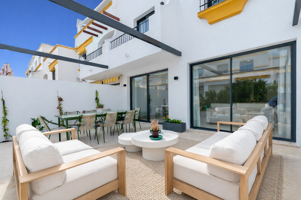5 Bed Townhouse for sale in The Golden Mile Costa Del Sol, Málaga, Spain
