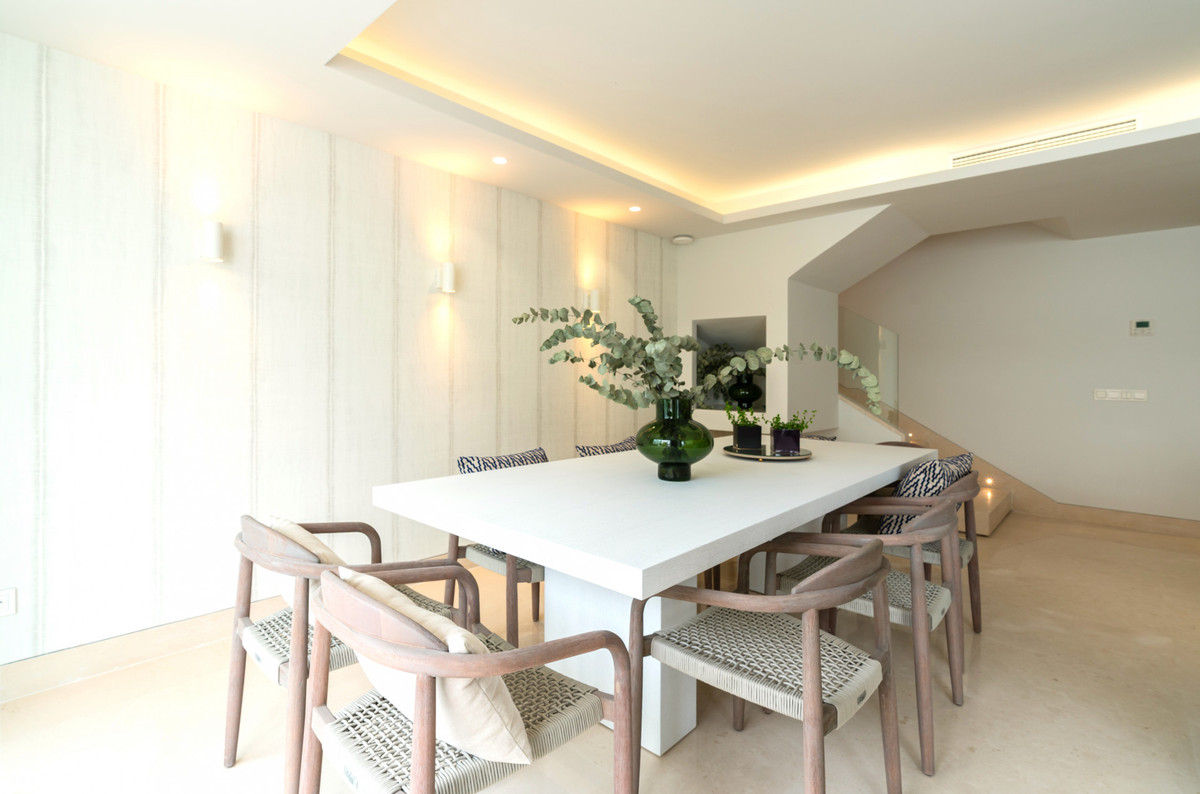 5 Bed Townhouse for sale in The Golden Mile Costa Del Sol, Málaga, Spain