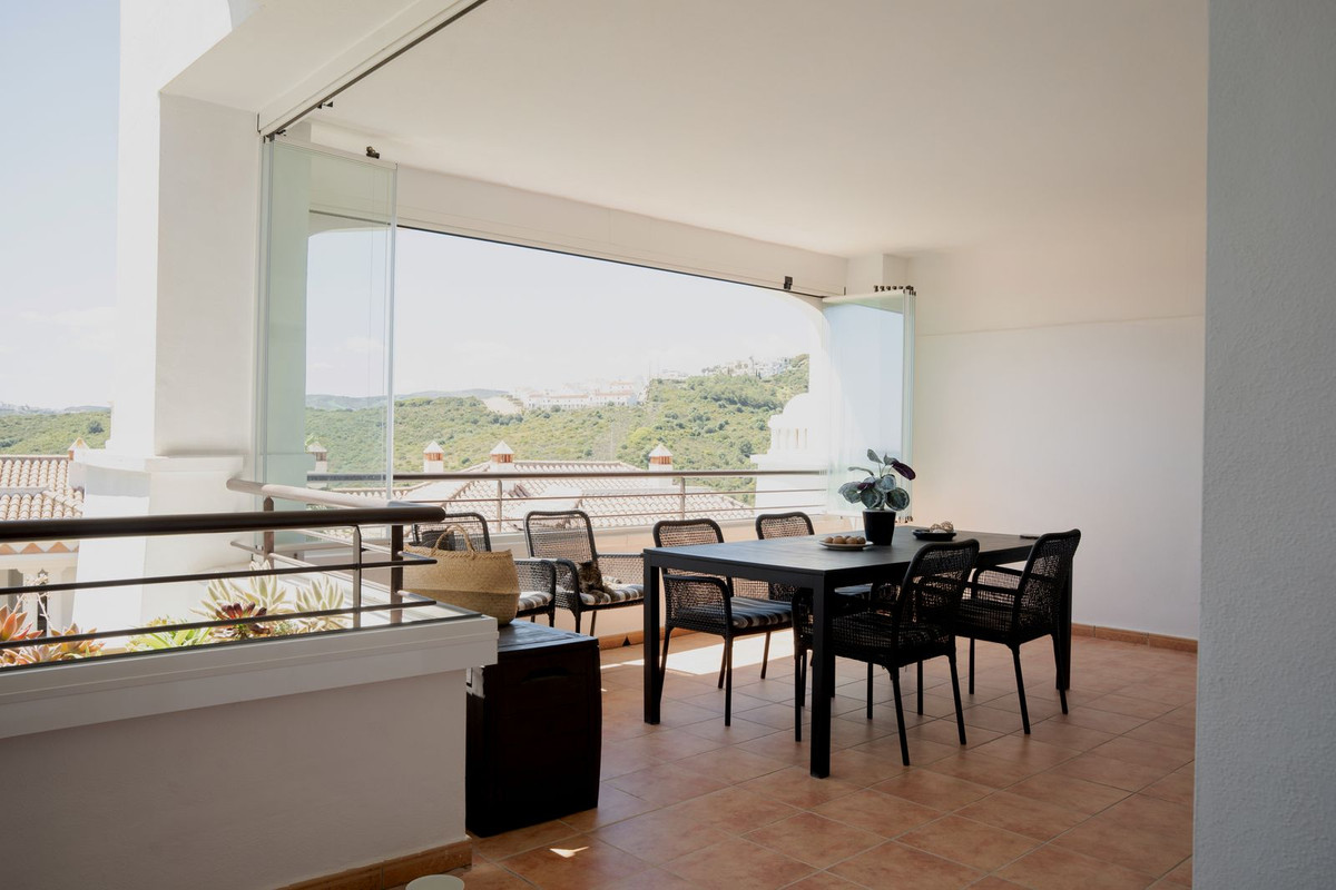 2 Bed Apartment for sale in Casares Costa Del Sol, Málaga, Spain