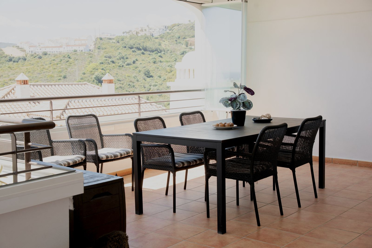 2 Bed Apartment for sale in Casares Costa Del Sol, Málaga, Spain