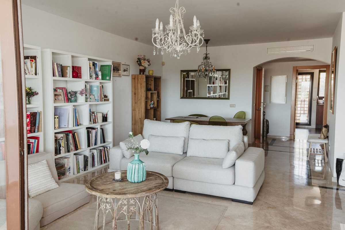 2 Bed Apartment for sale in Casares Costa Del Sol, Málaga, Spain