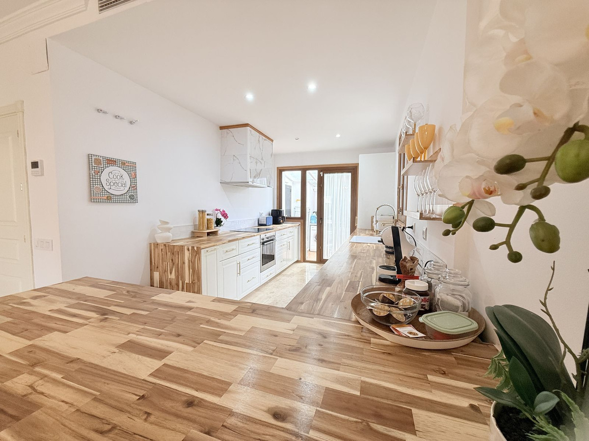 4 Bed Townhouse for sale in El Paraiso Costa Del Sol, Málaga, Spain