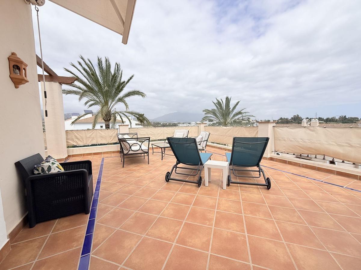 4 Bed Townhouse for sale in El Paraiso Costa Del Sol, Málaga, Spain