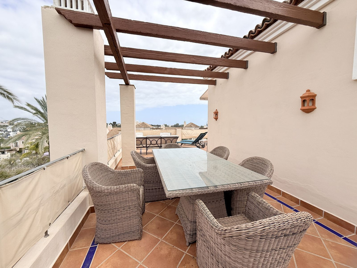 4 Bed Townhouse for sale in El Paraiso Costa Del Sol, Málaga, Spain