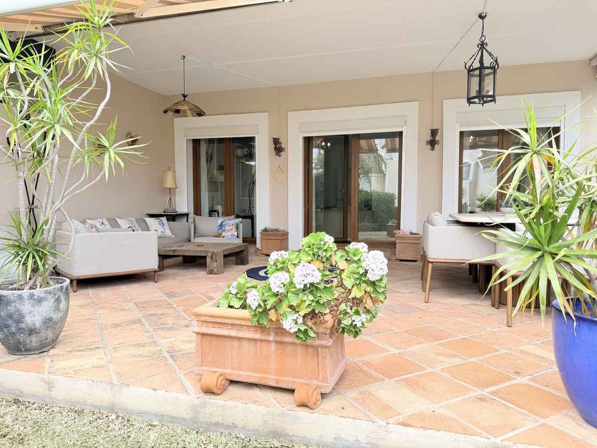 4 Bed Townhouse for sale in El Paraiso Costa Del Sol, Málaga, Spain