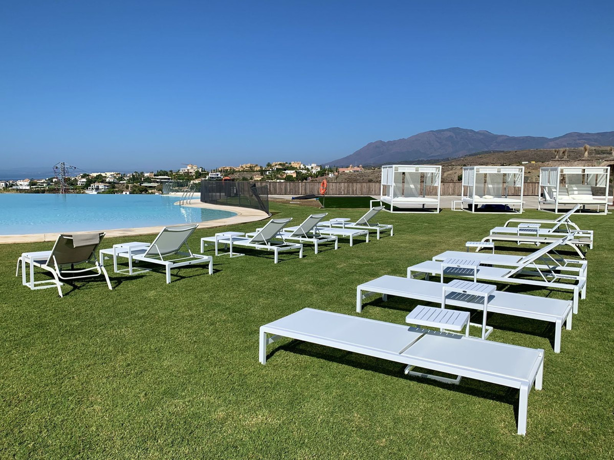3 Bed Apartment for sale in El Paraiso Costa Del Sol, Málaga, Spain