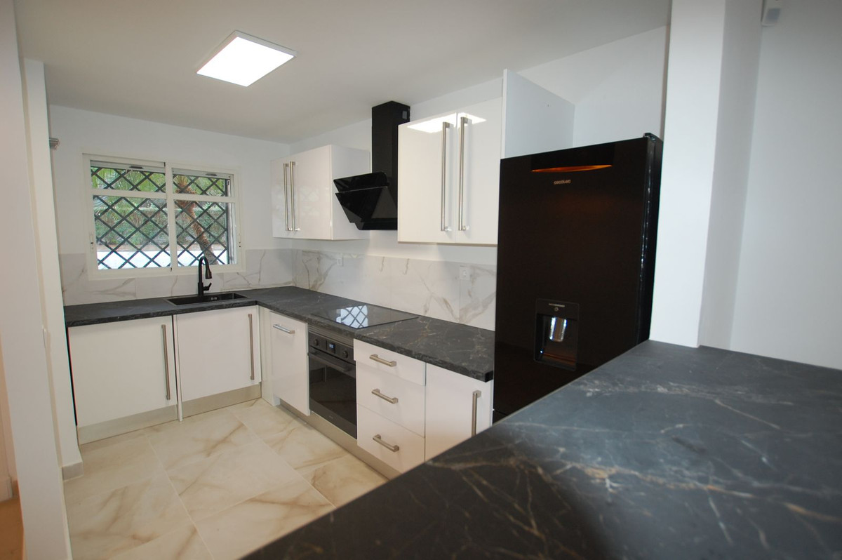 Se vende Apartamento Planta Baja de 2 dormitorios en Costa Del Sol, Málaga, España