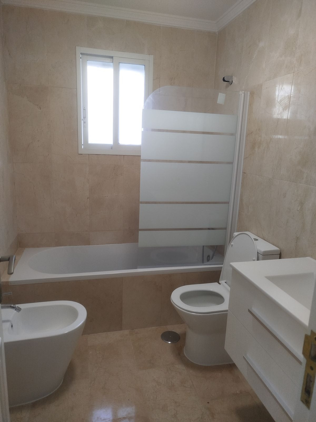 Se vende Apartamento Planta Baja de 2 dormitorios en Costa Del Sol, Málaga, España