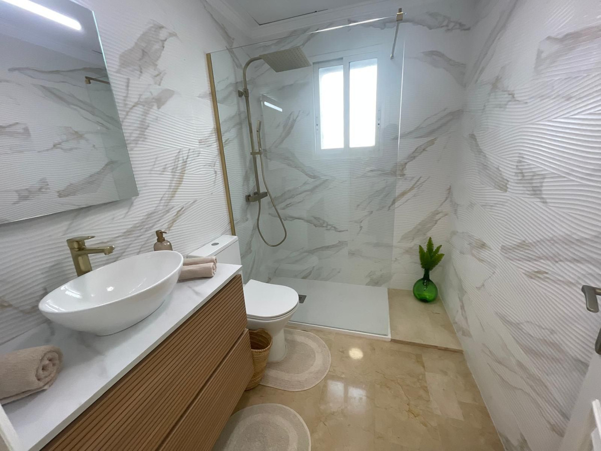 Se vende Apartamento Planta Baja de 2 dormitorios en Costa Del Sol, Málaga, España
