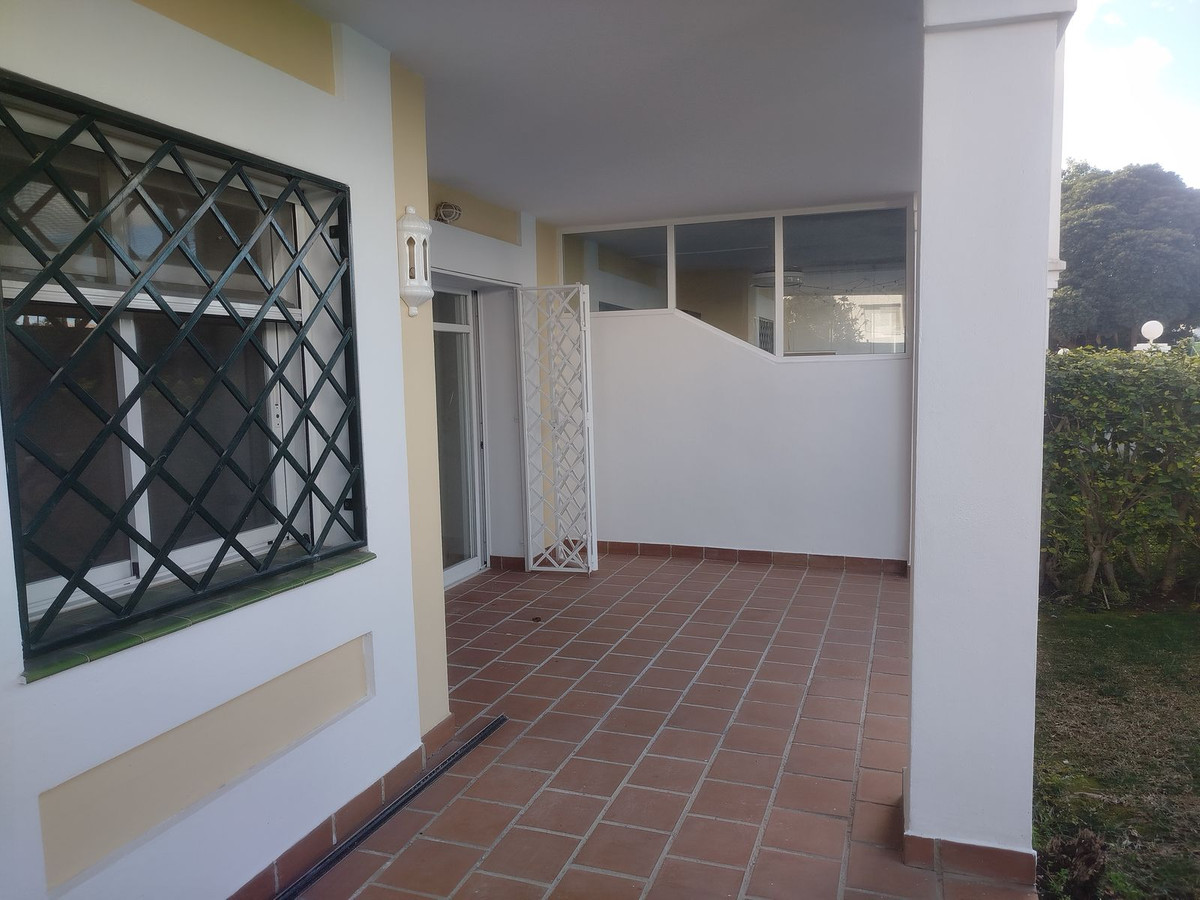 Se vende Apartamento Planta Baja de 2 dormitorios en Costa Del Sol, Málaga, España