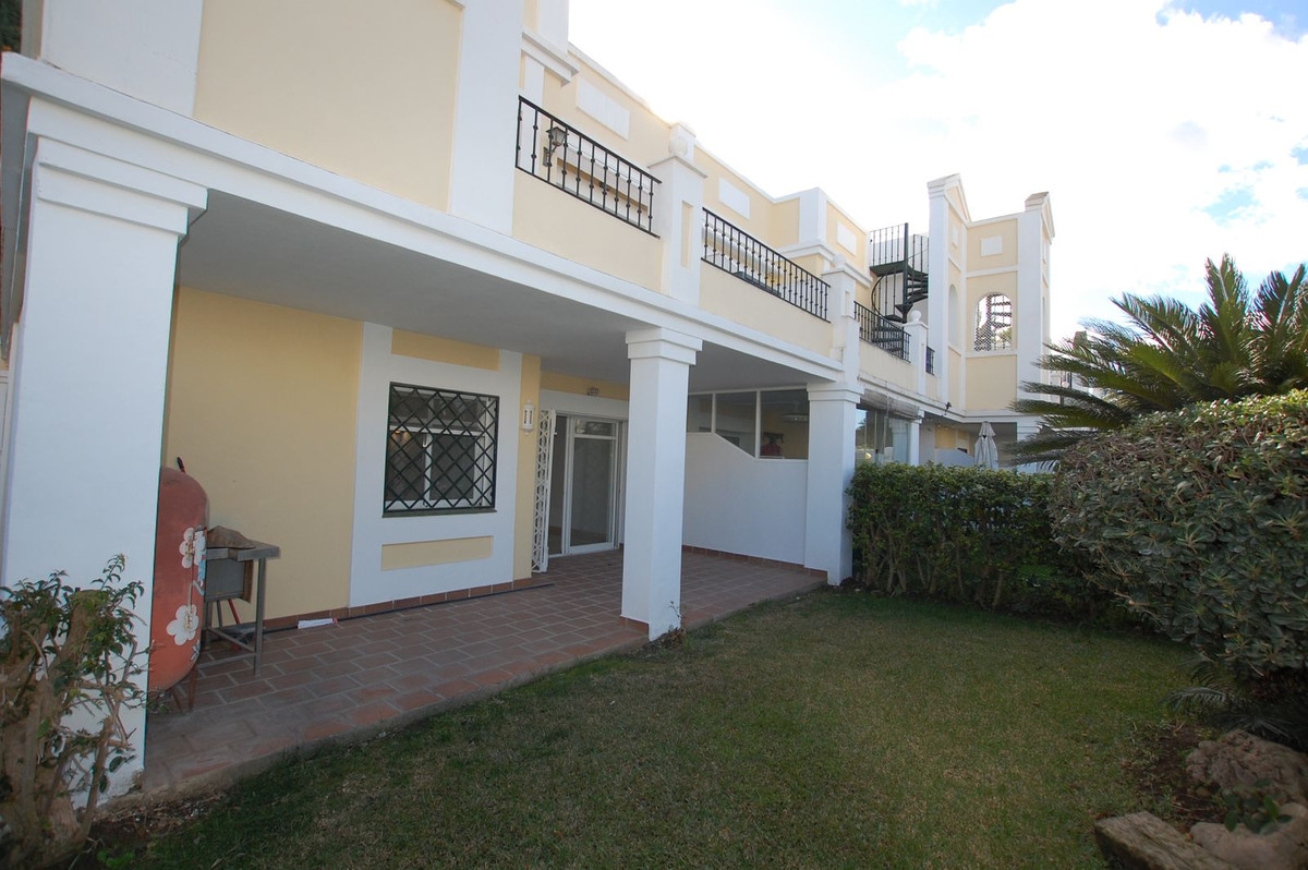 Se vende Apartamento Planta Baja de 2 dormitorios en Costa Del Sol, Málaga, España