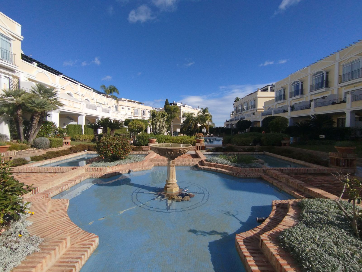 Se vende Apartamento Planta Baja de 2 dormitorios en Costa Del Sol, Málaga, España