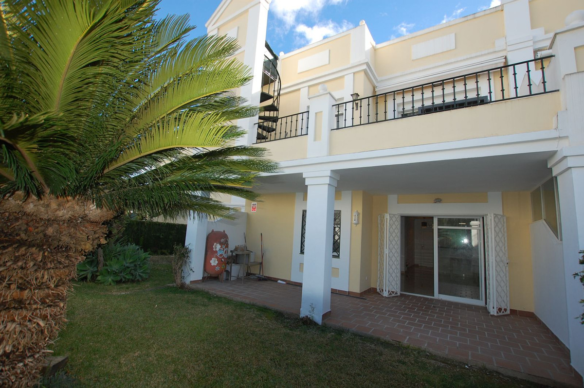Se vende Apartamento Planta Baja de 2 dormitorios en Costa Del Sol, Málaga, España