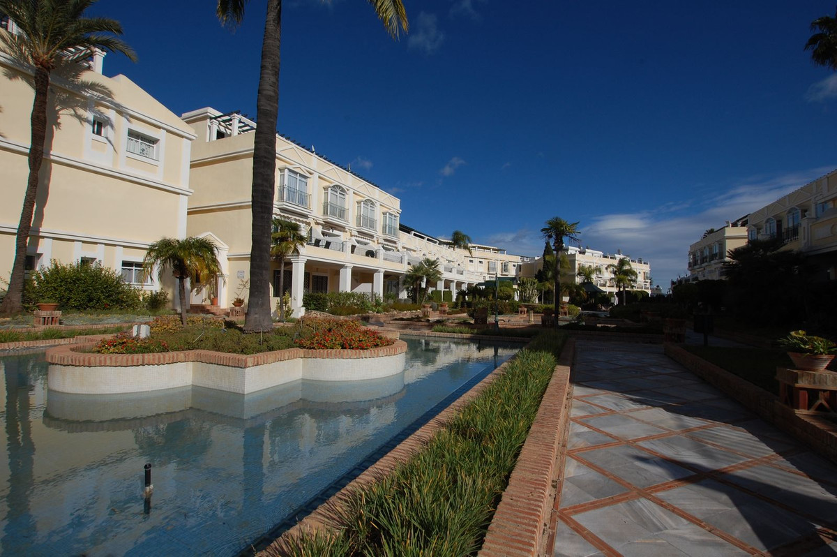Se vende Apartamento Planta Baja de 2 dormitorios en Costa Del Sol, Málaga, España